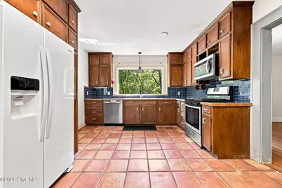 2503 E 5th Street, Greenville, NC 27858 - Photo 17