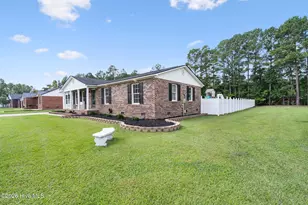 219 Oakwood Heights Dr, Lumberton, NC 28358 - Photo 3