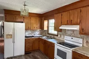704 W 3rd St, Washington, NC 27889 - Photo 5