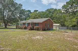 506 Hawthorne St, Hamlet, NC 28345 - Photo 3