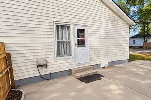 4642 1st St, Grimesland, NC 27837 - Photo 13