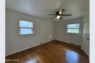 218 Edgewood Drive, Jacksonville, NC 28546 - Photo 11