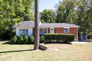218 Edgewood Dr, Jacksonville, NC 28546 - Photo 1