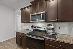 4449 Marthas Vlg Ln, Ayden, NC 28513 - Photo 9