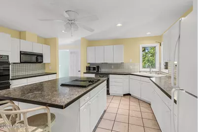 423 Lake Shore Drive, Sunset Beach, NC 28468 - Photo 25