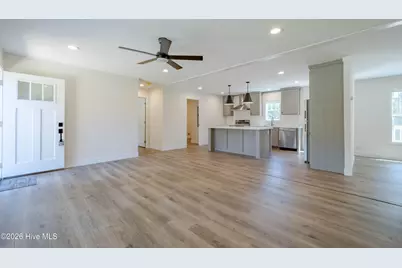 120 Edgewater Lane, Richlands, NC 28574 - Photo 3