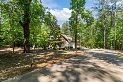 1659 E Indiana Avenue, Southern Pines, NC 28387 - Photo 3