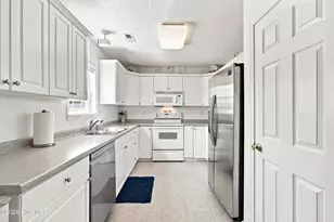 303 E Oak Island Dr, Oak Island, NC 28465 - Photo 17