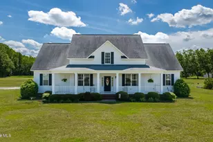 16 Craven Dr, Lumberton, NC 28358 - Photo 1