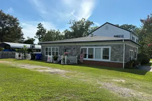 2100 S Lakeview Dr, Newport, NC 28570 - Photo 1