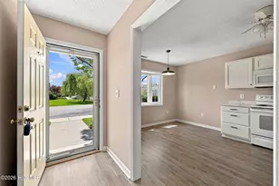 1001 Courtyard E, Beaufort, NC 28516 - Photo 3