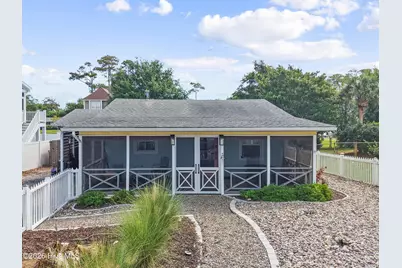 318 NE 58th Street, Oak Island, NC 28465 - Photo 5