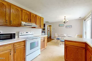 177 Avis Dr, Newport, NC 28570 - Photo 17