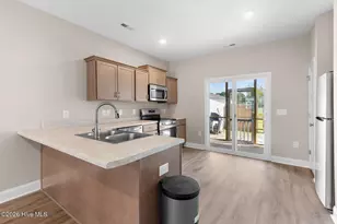 608 Jacks Xing Dr, Hubert, NC 28539 - Photo 5