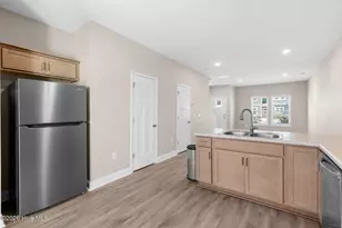 608 Jacks Xing Dr, Hubert, NC 28539 - Photo 7