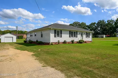 1035 W Saint James Street, Tarboro, NC 27886 - Photo 3