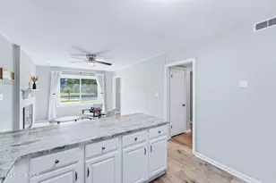 805 Brynn Marr Rd, Jacksonville, NC 28546 - Photo 9