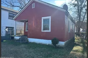 401 E North St, Kinston, NC 28501 - Photo 1