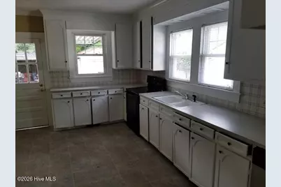 304 S Harding Street, Greenville, NC 27858 - Photo 9