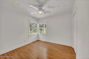 21 W Henderson St, Wrightsville Beach, NC 28480 - Photo 17