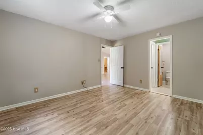3043 Foxhorn Road, Jacksonville, NC 28546 - Photo 11