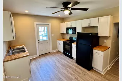 1105 College Street, Kinston, NC 28501 - Photo 3
