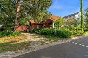 302 Moore St, Beaufort, NC 28516 - Photo 23