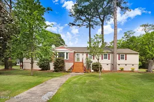105 Harbor Dr, Washington, NC 27889 - Photo 1
