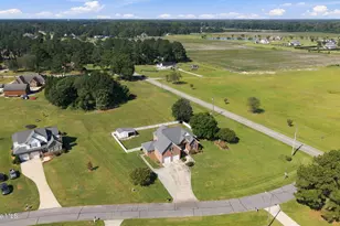 1308 Steeplechase Dr, Grimesland, NC 27837 - Photo 9