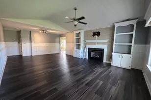 200 Flagstone Ln, Jacksonville, NC 28546 - Photo 3