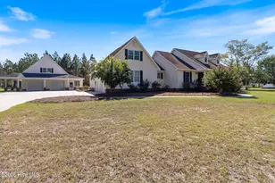727 Mt Olive Rd, Bladenboro, NC 28320 - Photo 3