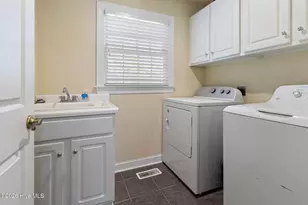 727 Mt Olive Rd, Bladenboro, NC 28320 - Photo 35