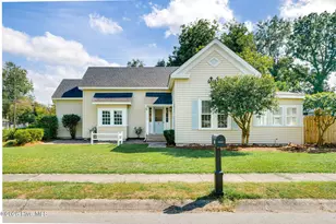 130 E Main St, Rose Hill, NC 28458 - Photo 1