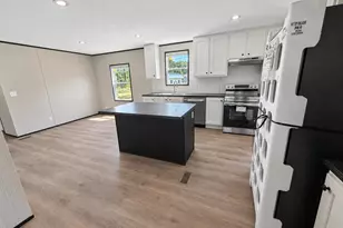 809 Garner Dr, Newport, NC 28570 - Photo 3