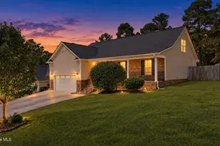 184 Hampshire Court, Raeford, NC 28376 - Photo 1