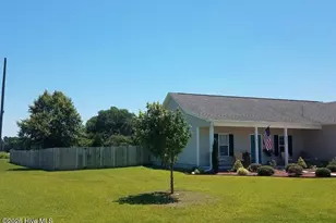 201 Classy Ct, Richlands, NC 28574 - Photo 3