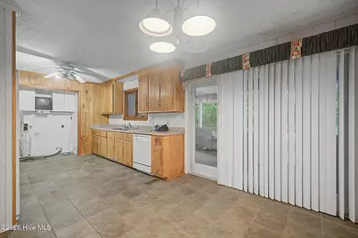 21761 W Bundy Street, Wagram, NC 28396 - Photo 17