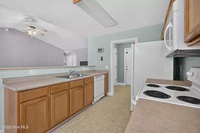 214 Gardenview Court NE, Leland, NC 28451 - Photo 5