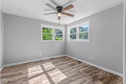 100 Banks Street, Jacksonville, NC 28540 - Photo 25