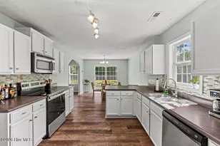 212 Marsh Haven Dr, Sneads Ferry, NC 28460 - Photo 19