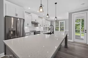 646 Crown Pointe Dr, Hampstead, NC 28443 - Photo 9