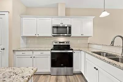 1811 Fox Den Way #6, Greenville, NC 27858 - Photo 11
