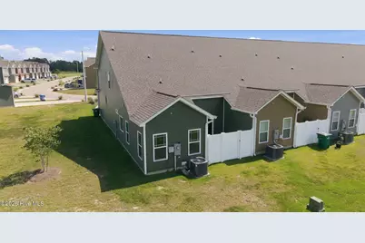1811 Fox Den Way #6, Greenville, NC 27858 - Photo 3