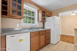 404 Dogwood Ln, Jacksonville, NC 28540 - Photo 7