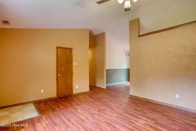 303 Sedgefield Court, Jacksonville, NC 28540 - Photo 5