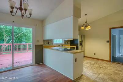 303 Sedgefield Court, Jacksonville, NC 28540 - Photo 9