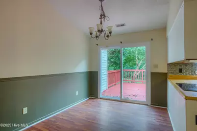303 Sedgefield Court, Jacksonville, NC 28540 - Photo 7