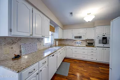 320 S Wedgewood Drive, Washington, NC 27889 - Photo 7