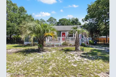 146 NE 5th Street, Oak Island, NC 28465 - Photo 5