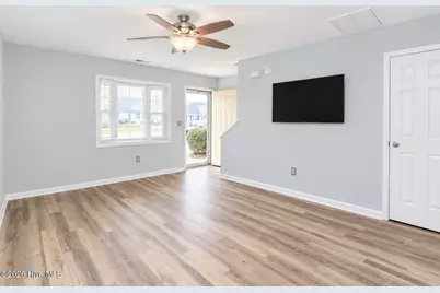 702 Courtyard E, Beaufort, NC 28516 - Photo 5